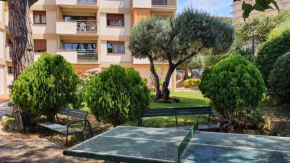 APARTAMENTO JUNTO AL MAR CON JARDIN COMUNITARIO Y PARKING